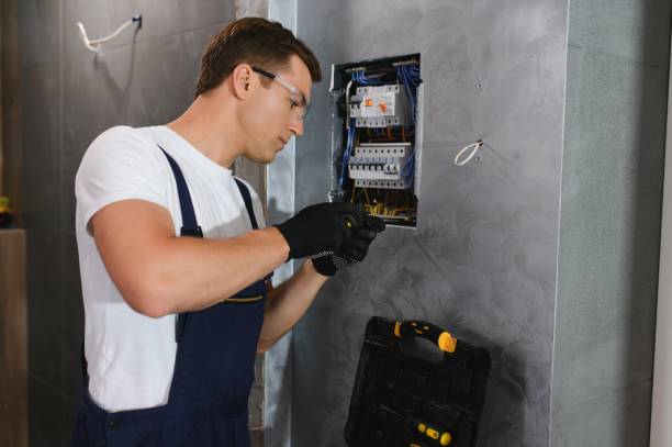 Best Emergency Electrical Repair  in Circle Pines, MN